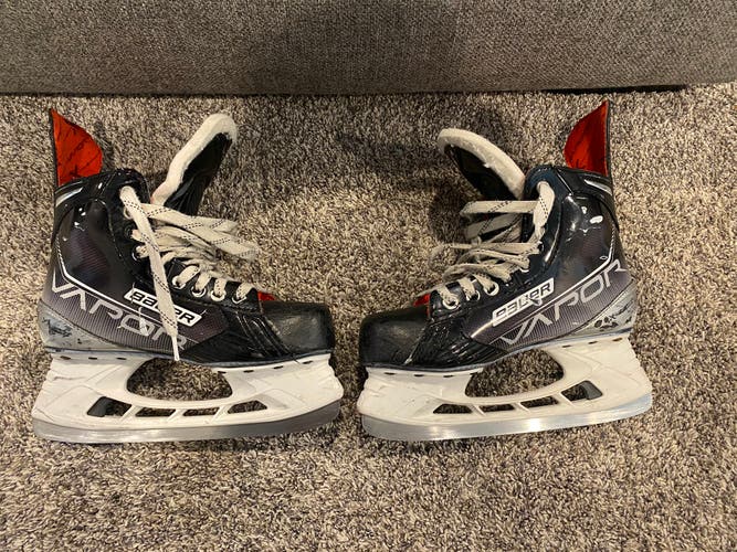 Used Bauer X3.7 Size 5 Hockey Skates
