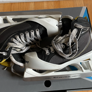 Junior Used Bauer Supreme One80 Hockey Goalie Skates Regular Width Size 3