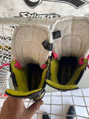 Youth Bauer Regular Width Size 1.5 Supreme 3S Hockey Skates