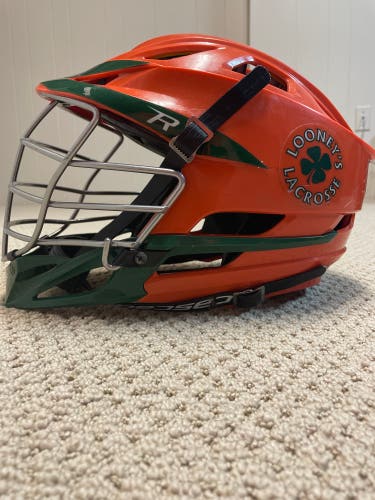 Looneys Cascade R Helmet
