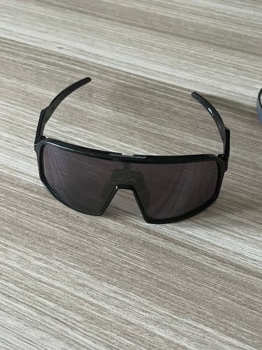 Unisex One Size Fits All Oakley Sutro Sunglasses