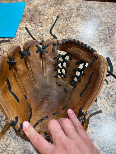 Outfield 11.75" A950 Baseball Glove