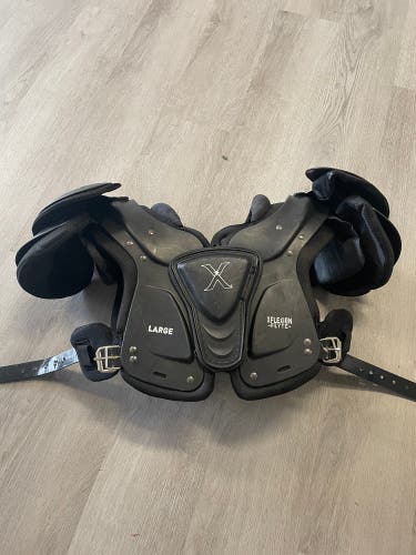 Adult Large Xenith Xflexion flyte Shoulder Pads