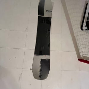 New  Salomon Without Bindings Medium Flex True Twin Huck knife Snowboard