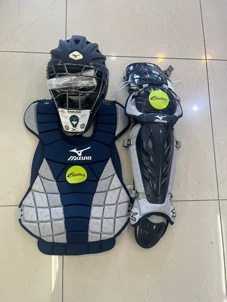 Mizuno Samurai Adult Fastpitch Softball Catchers Gear Set