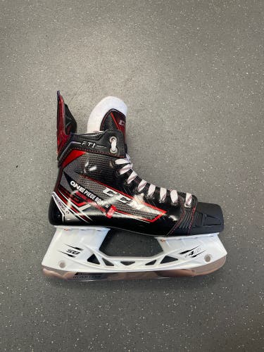 New CCM Regular Width Size 7 JetSpeed FT1 Hockey Skates
