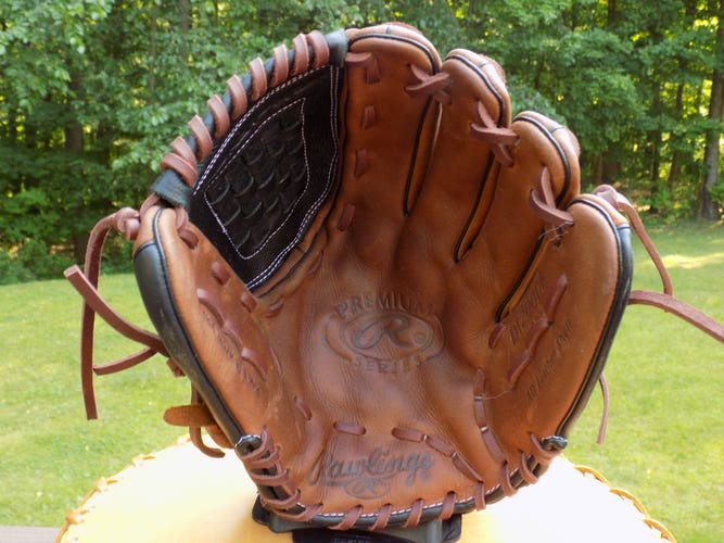Used Rawlings Right Hand Throw Pitcher's Premium Series Baseball Glove 12"