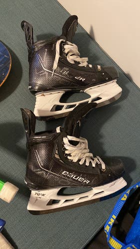 Used Bauer Size 9.5 Vapor Hyperlite Hockey Skates