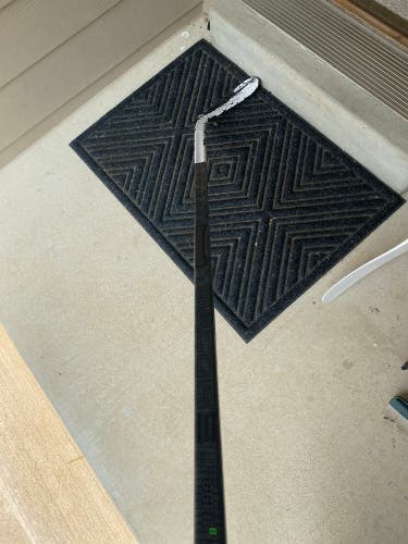 Intermediate Right Handed P28  Ribcore Trigger 6 Pro Hockey Stick