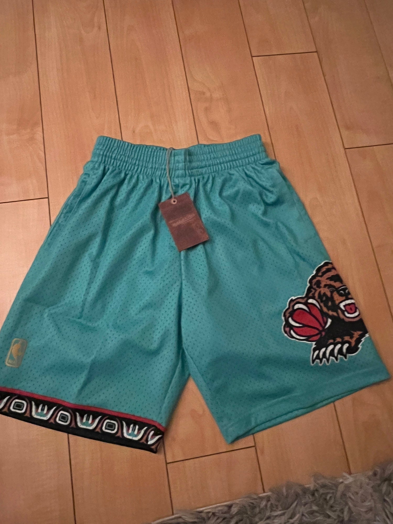 Mitchell & Ness NBA Vancouver Grizzlies Mens Black Shorts, Size M