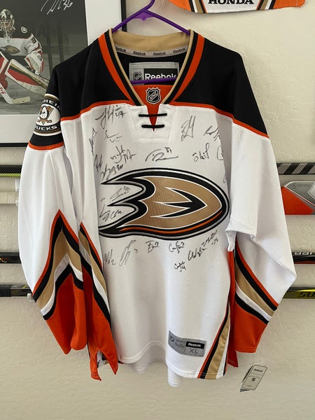 SIGNED REAL Anaheim Ducks - Team Signed Jersey! 100% Authentic