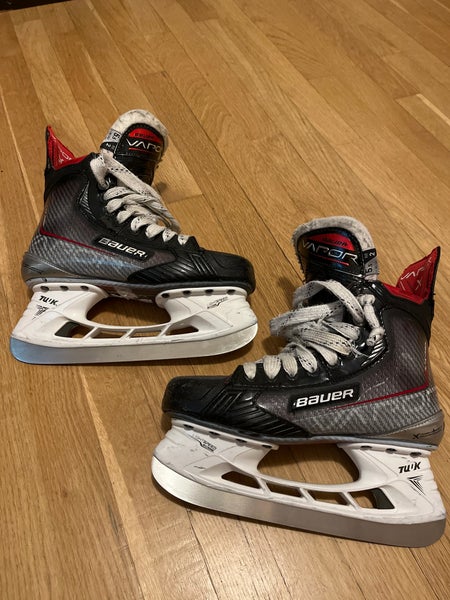 Used Bauer Regular Width Size 5.5 Vapor XLTX Pro+ Hockey Skates