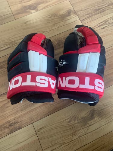 Used Easton 13" Pro 4 Roll Gloves