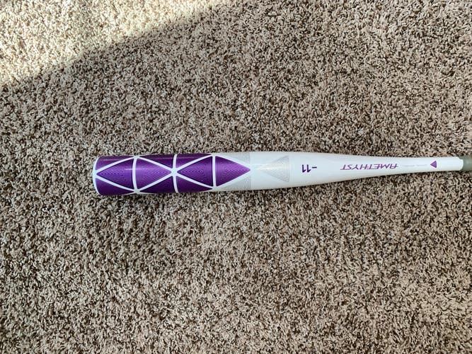 Used Easton (-11) 19 oz 30" amethyst Bat