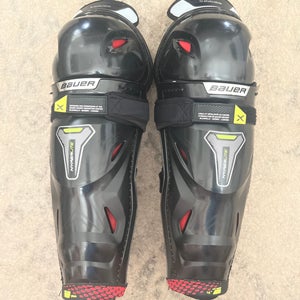 Used Bauer  Vapor Hyperlite Shin Pads