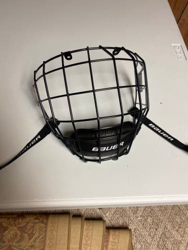 New Medium Bauer Full Cage Profile II Facemask