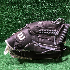 Wilson A03RS17 13" Fielding Glove (RHT)