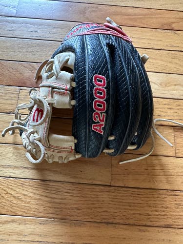 Used Infield 11.25" A2000 Baseball Glove