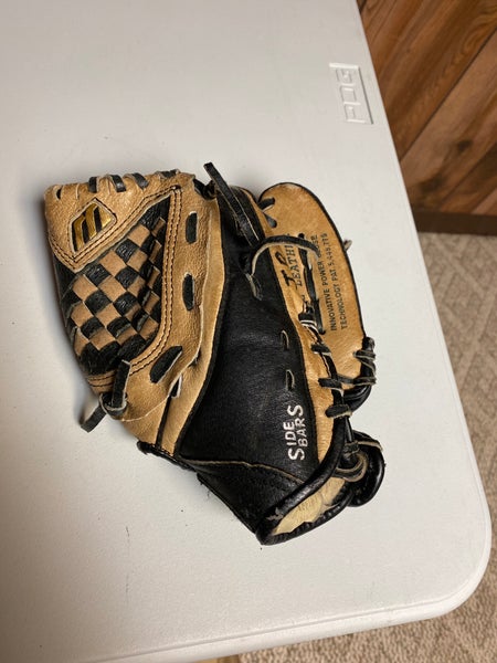 Right Hand Throw 9.5" Baseball Glove
