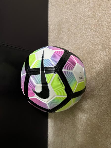 Nike Strike Nike Ordem Ball Size Nike Ordem V Hi-Vis EPL Size