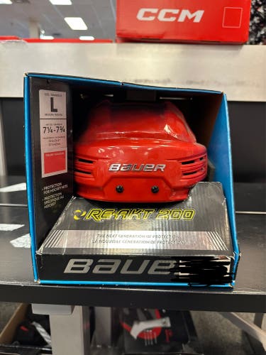 New Large Bauer Re-Akt 200 Helmet