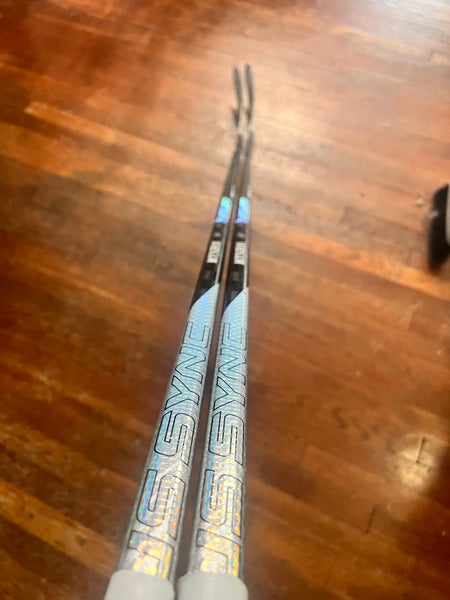 (2 pack) Senior Right Handed P28 Pro Stock Nexus Sync Hockey Stick