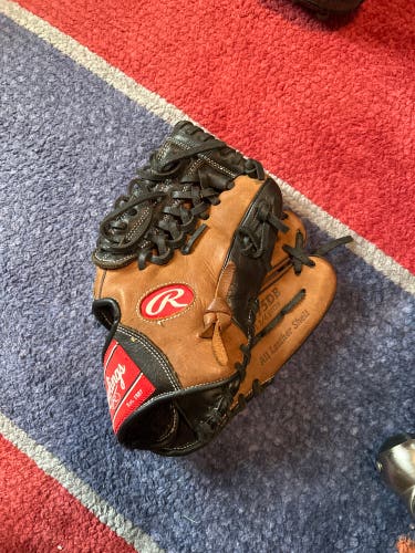 New Right Hand Throw 11.75" Premium Series Baseball Glove
