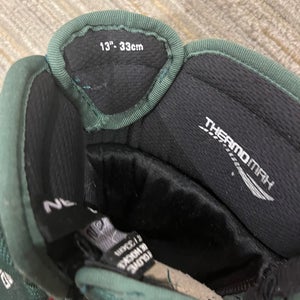 Used Bauer 13"  Nexus 800 Gloves