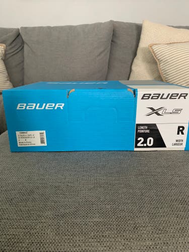 New Bauer Regular Width  Size 2 X-LS Hockey Skates
