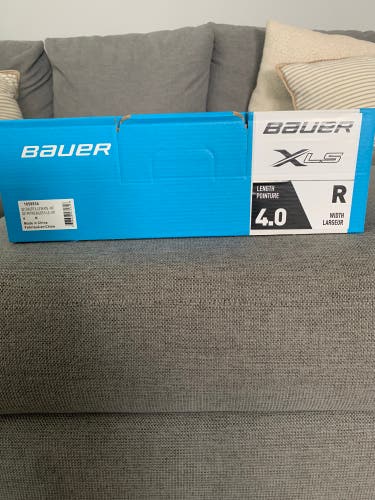 New Bauer Regular Width  Size 4 X-LS Hockey Skates