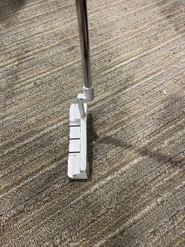 Used Right Handed 33" White Smoke Big Fontana Putter
