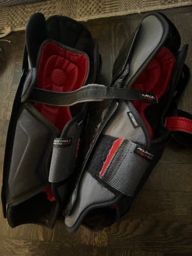 CCM JetSpeed FT370 Shin Pads