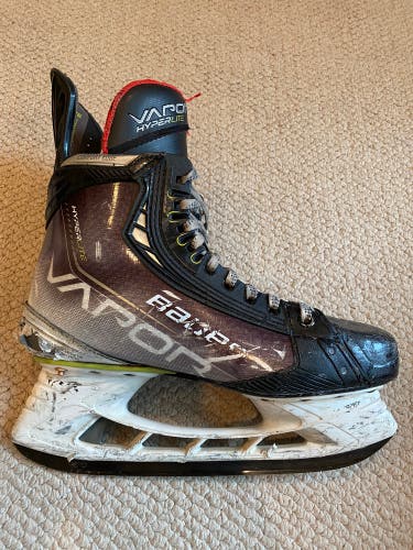 Used Bauer  Size 8 Vapor Hyperlite Hockey Skates