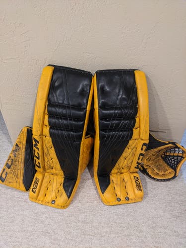 Used 34" Regular CCM Extreme Flex 4 Goalie Full Set