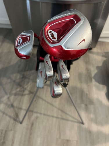 Left Handed Nike Kids Golf Club Set (52”-61”)