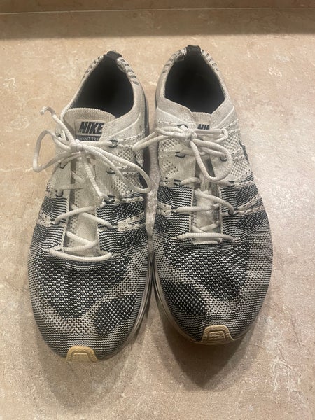 Flyknit racer size 11