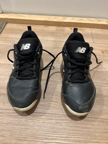 New Balance Softball Cleats Size 9 Like New Condition