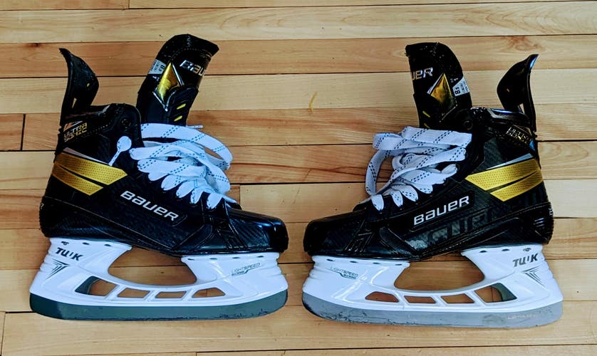 Senior New Bauer Supreme UltraSonic Hockey Skates Regular Width Size 8.5
