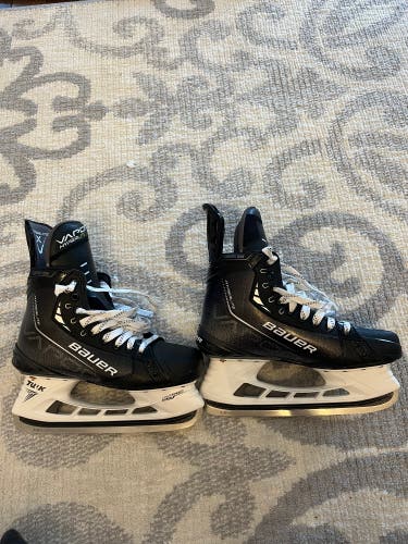 New Bauer Regular Width Pro Stock Size 7.5 Vapor Hyperlite Hockey Skates