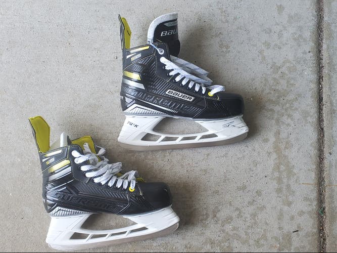 Senior Used Bauer Supreme S35 Hockey Skates Regular Width Size 8