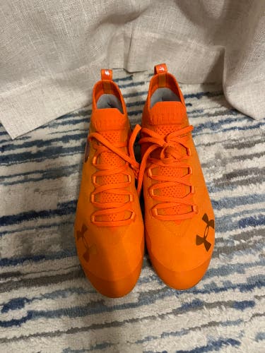 Men's Molded Cleats Low Top Spotlight MC