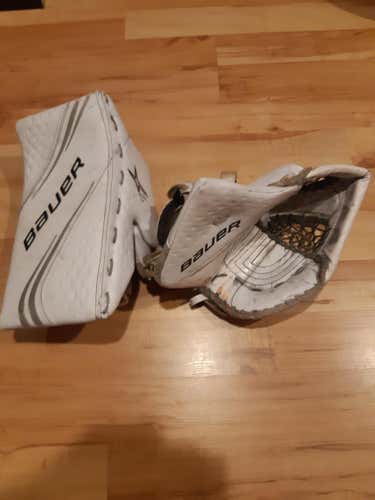 Used Bauer Regular Vapor 2X catcher and blocker