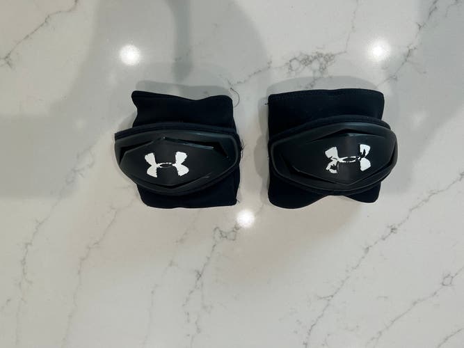Under Armour Arm Pads