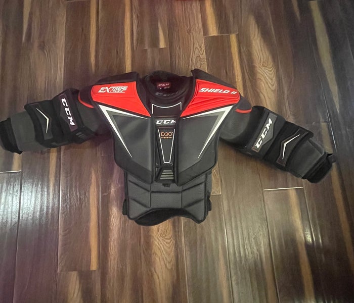 Used Medium CCM Extreme Flex Shield II Goalie Chest Protector