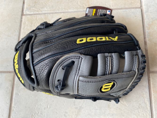 Infield 11.5" A1000 Baseball Glove