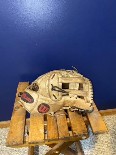 Outfield 12.75" A2000 Baseball Glove