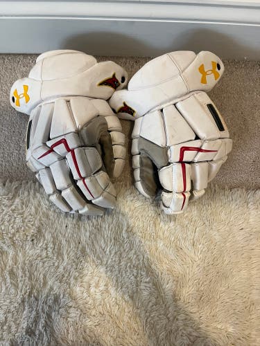 Calvert hall lacrosse team issued gloves