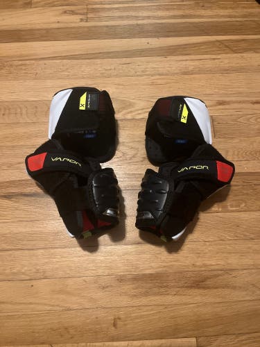 Senior Medium Bauer Vapor Hyperlite Elbow Pads