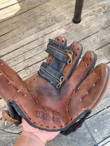 Used Right Hand Throw 11.25" A2000 Baseball Glove