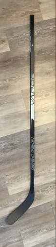 Intermediate Used Right Handed Bauer Vapor 3X Hockey Stick P88